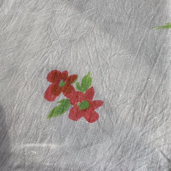 Vintage linen flowered tablecloth 50x64 - Picture 8 of 11